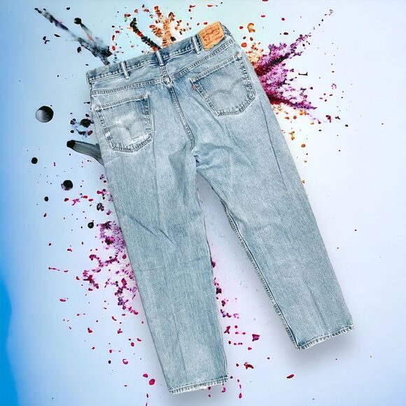 LEVI’S 550 Men’s Jeans 42 x 34 Light Wash - Picture 2 of 5